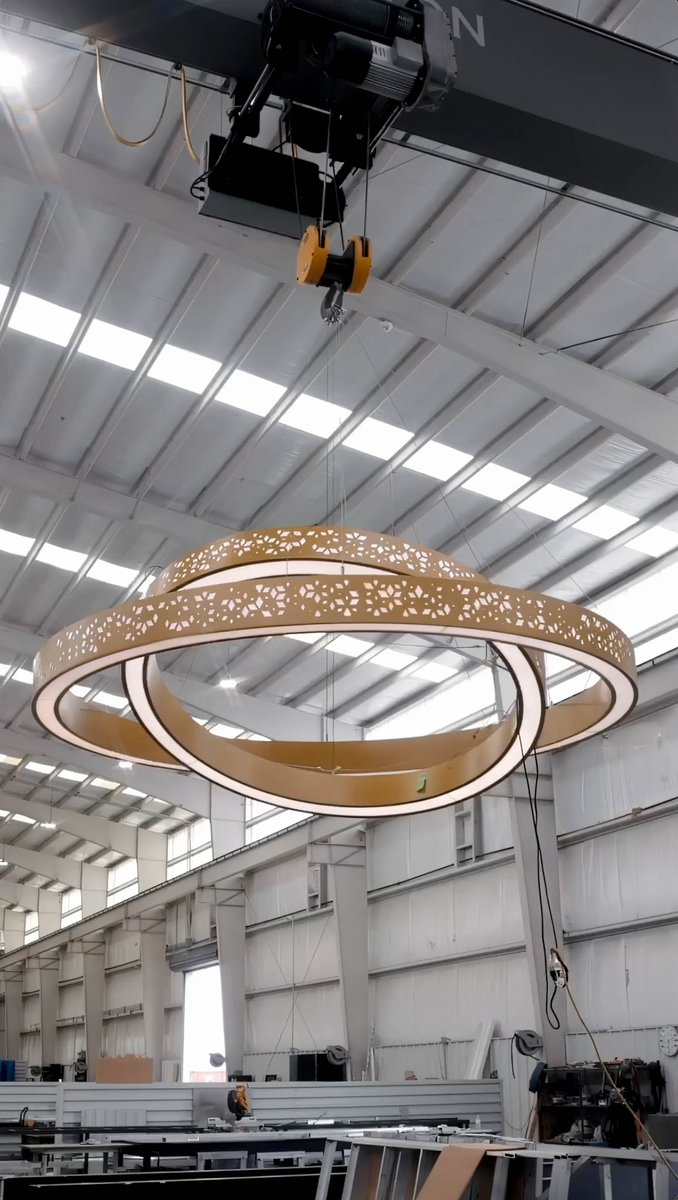 aria_signs's tweet photo. Illuminate your space with the opulence of the La Pasha Chandelier! ✨ Its radiant design brings a touch of luxury to any room, creating an atmosphere that's both bright and inviting 💎🌟
#construction #signage #fabrication https://t.co/g7dKFH0doK
