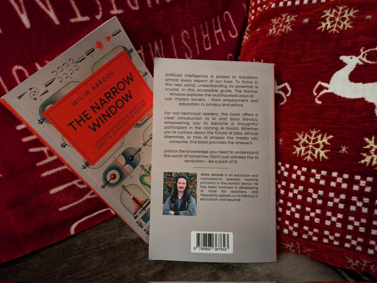 KevinAbrook's tweet image. Christmas presents arrived from @amazon - copies of my son's book, "The Narrow Window" 📕🎄👍
#prouddad #firstbook