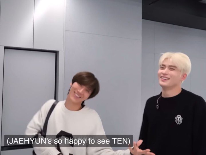 งานปลายปีมีรางวัลคู่รักแห่งปีไหมคะ ถ้าแจฮยอนจะคลั่งรักขนาดนี้ ก็เอาไปเลยค่ะไม่ต้องแข่ง เชิญขึ้นไปรับรางวัลเลยค่ะ