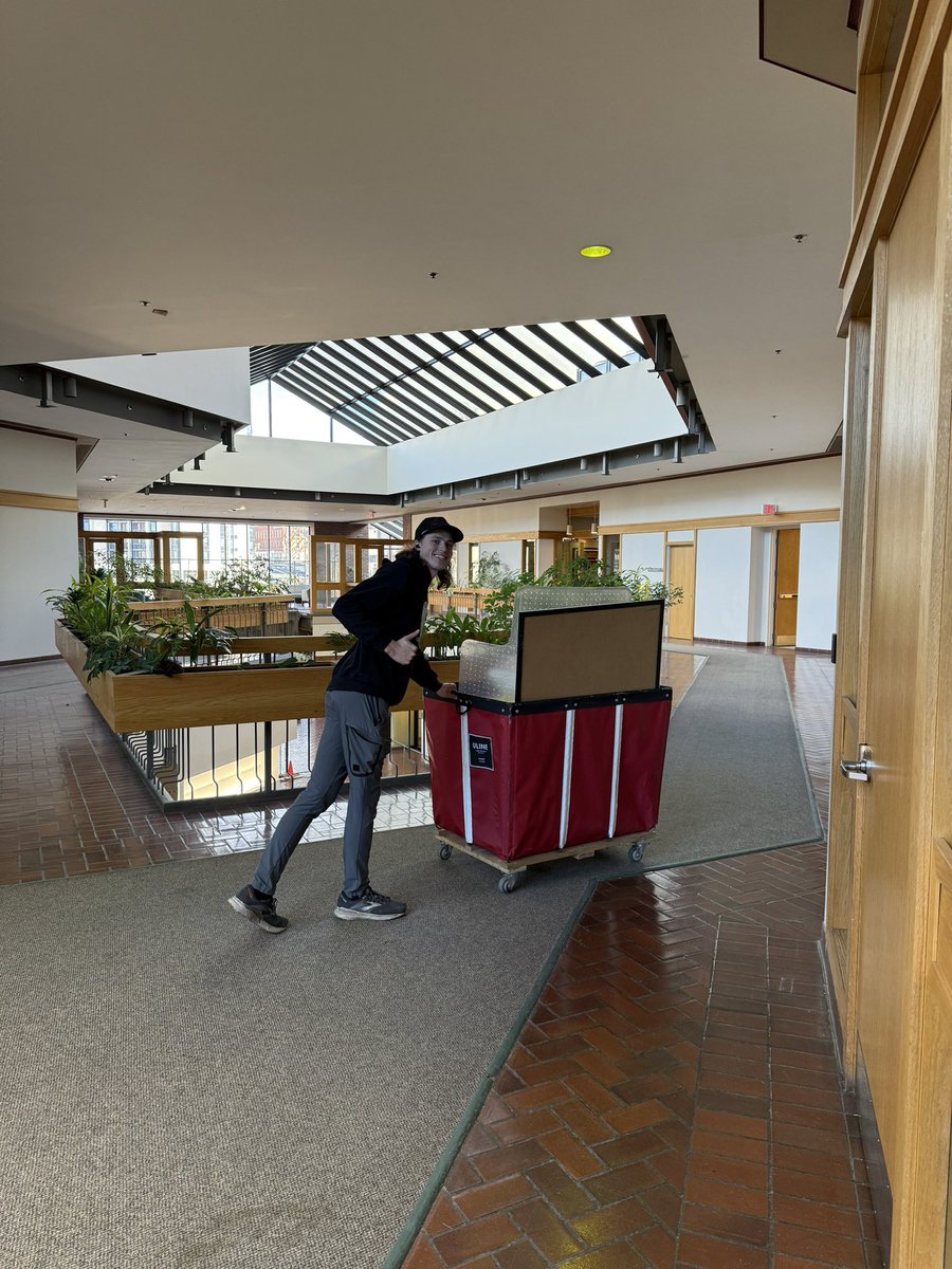 5CollegeMovers's tweet image. 📍 @baliseautogroup #SpringfieldMA #stressfree #moving