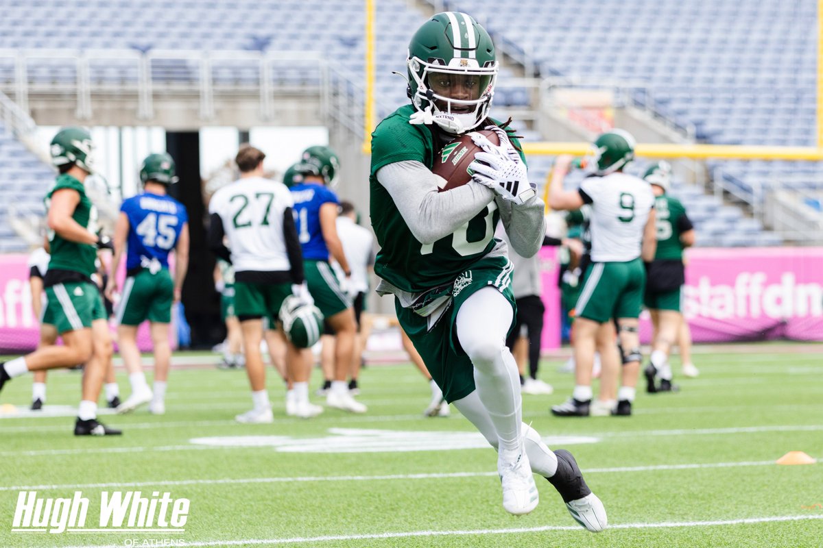 📍 Camping World Stadium