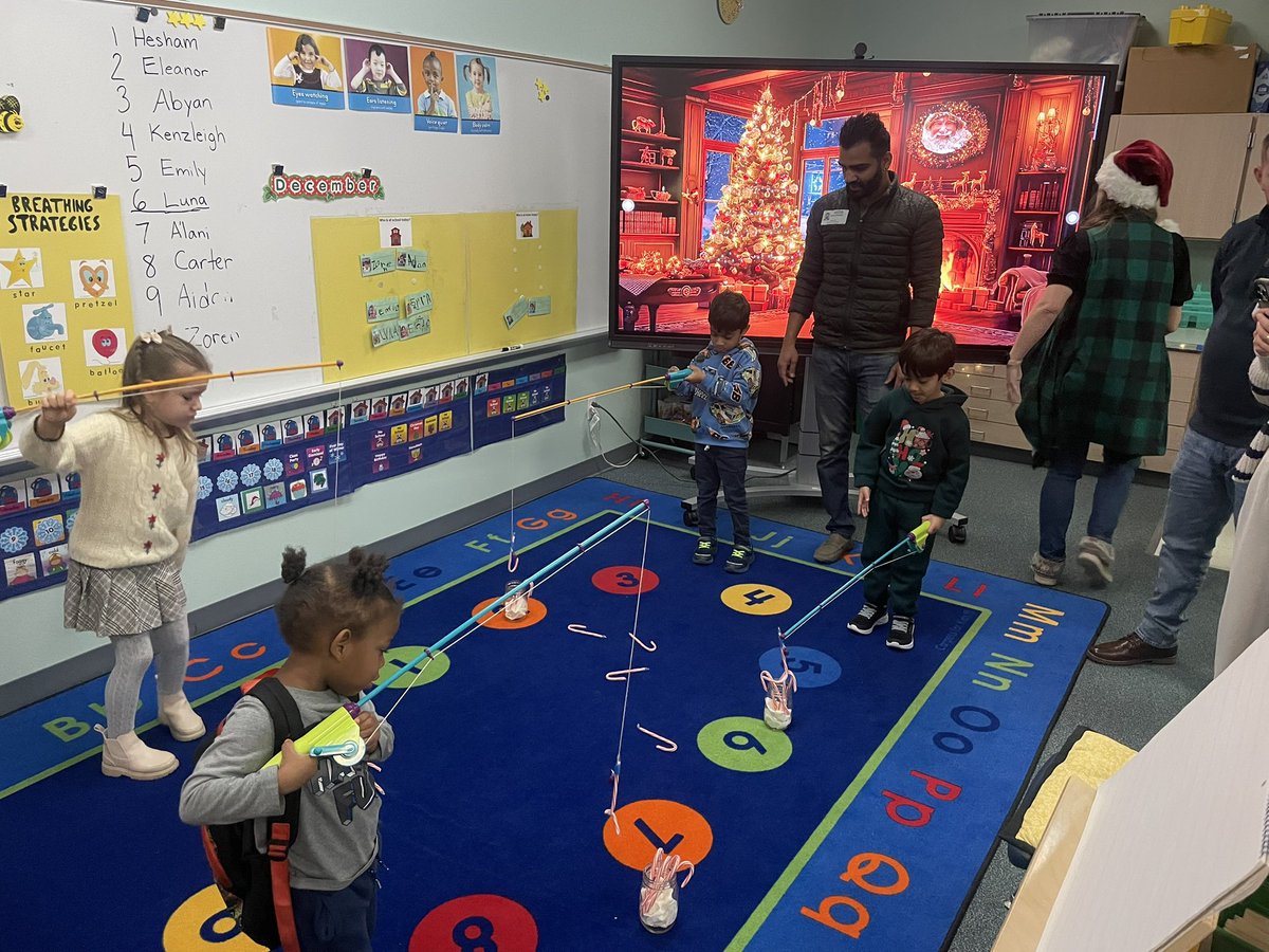 NaumannElem's tweet photo. Holiday season has taken over the Knights at Naumann! Thanks to All the parents and goodies! #hardworkfeelsgood @wkmills22 @skozlowski99 #assistantprincipalslife https://t.co/tLtHTNRR0T