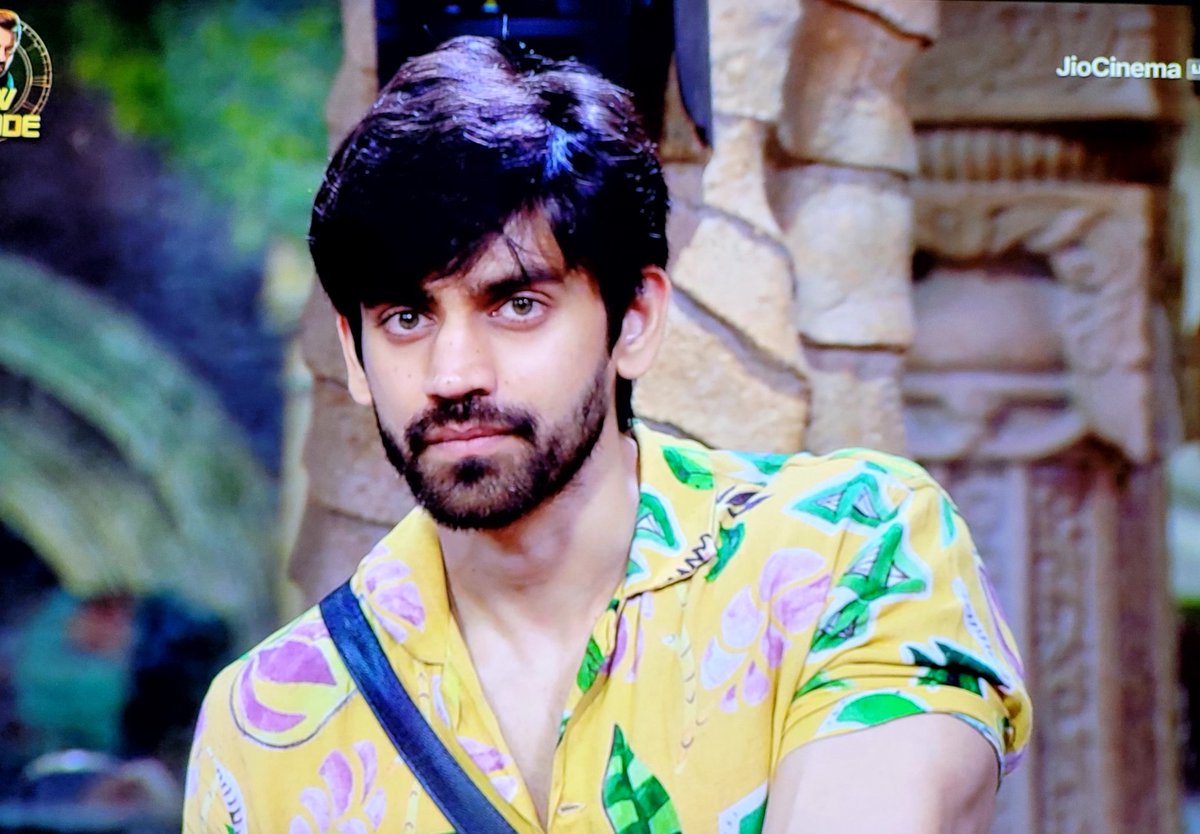 IamRealNick_'s tweet photo. Avinash nailed it as a captain, proving he’s not just a strong personality but also a strategic leader. 

#BiggBoss18 praising him is well-deserved. The clear nominations this week showcased his ability to manage things fairly &amp; keep the game in control.

#AvinashMishra #BB18 https://t.co/pU3ROQGSGy