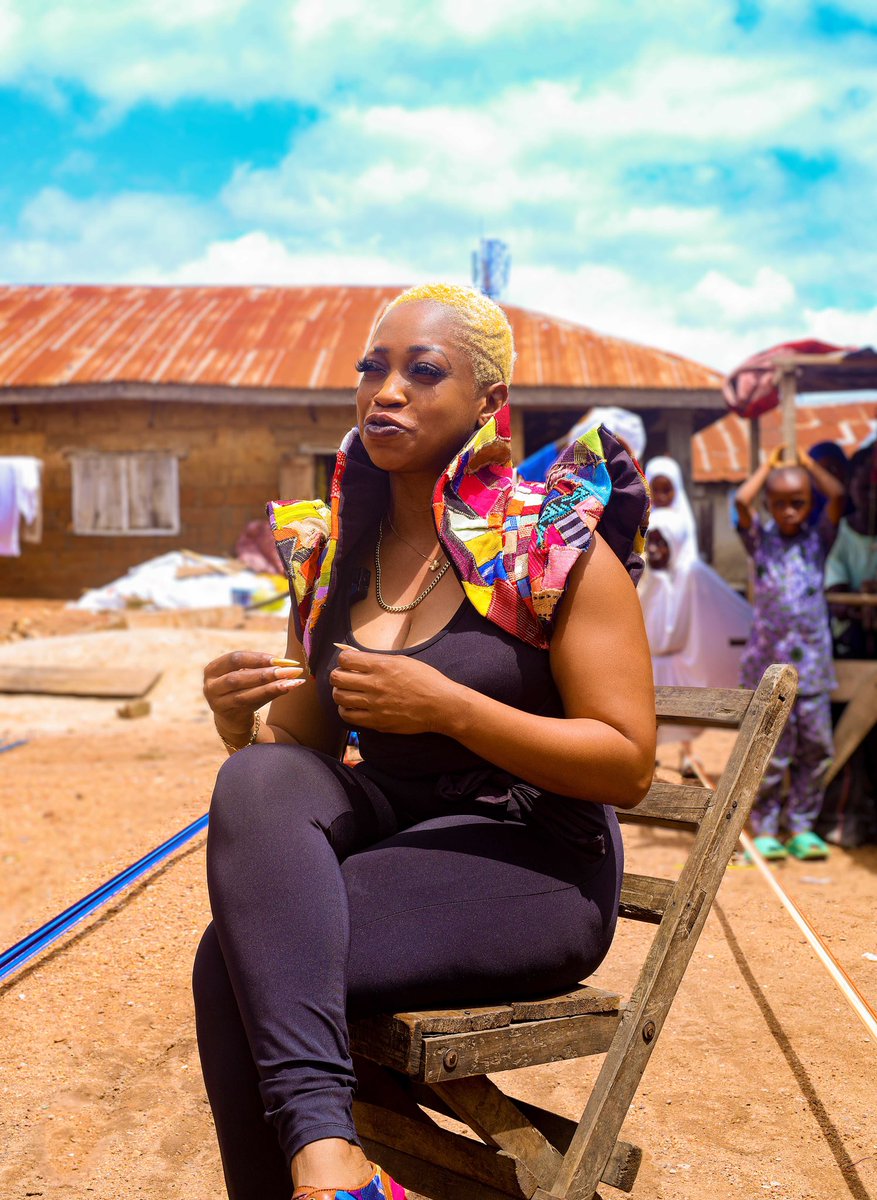 Adeyoolapr's tweet image. Own the moment, walk with pride. The Gara jacket by Adeyoola is here to elevate your style. With its bold puffy sleeves and unapologetic vibe, Gara is more than fashion, it’s a statement. ✨ 

#GaraByAdeyoola #WalkWithPride #BoldFashion