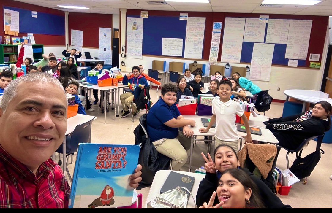 hugo_bil's tweet photo. Thank you @RooseveltDLA for the opportunity to read to our fantastic scholars! Leer a los estudiantes es una de las cosas que mas disfruto de mi trabajo. 🙏@mnavarro23_e @JRod_EISD @ednanesnu @DrH_OnTheEdge @EdgewoodLeads @gzal57 @janedriver1 https://t.co/fjxH5rrkGf