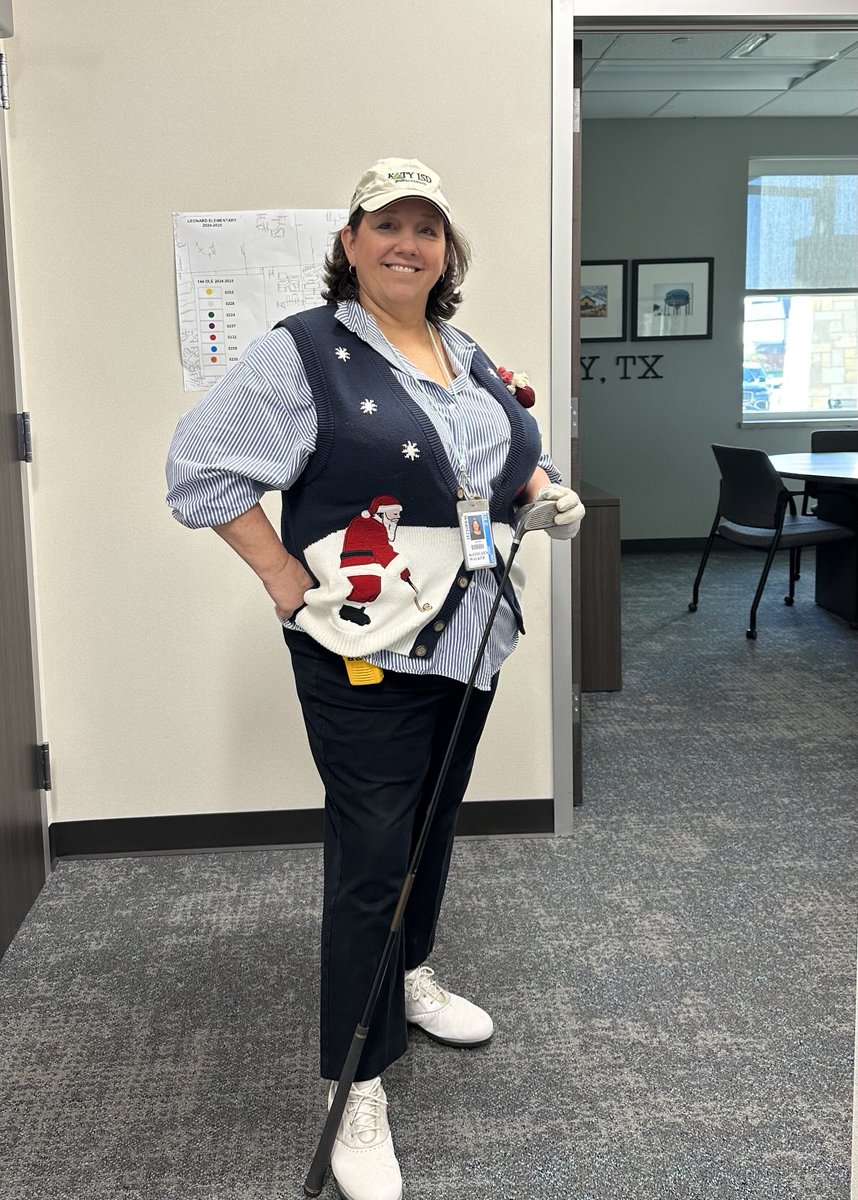 #OLEUGLYSWEATER24 ⁦<a href="/OLE_Leopards/">Leonard Elementary</a>⁩ Time for Santa golf!!!