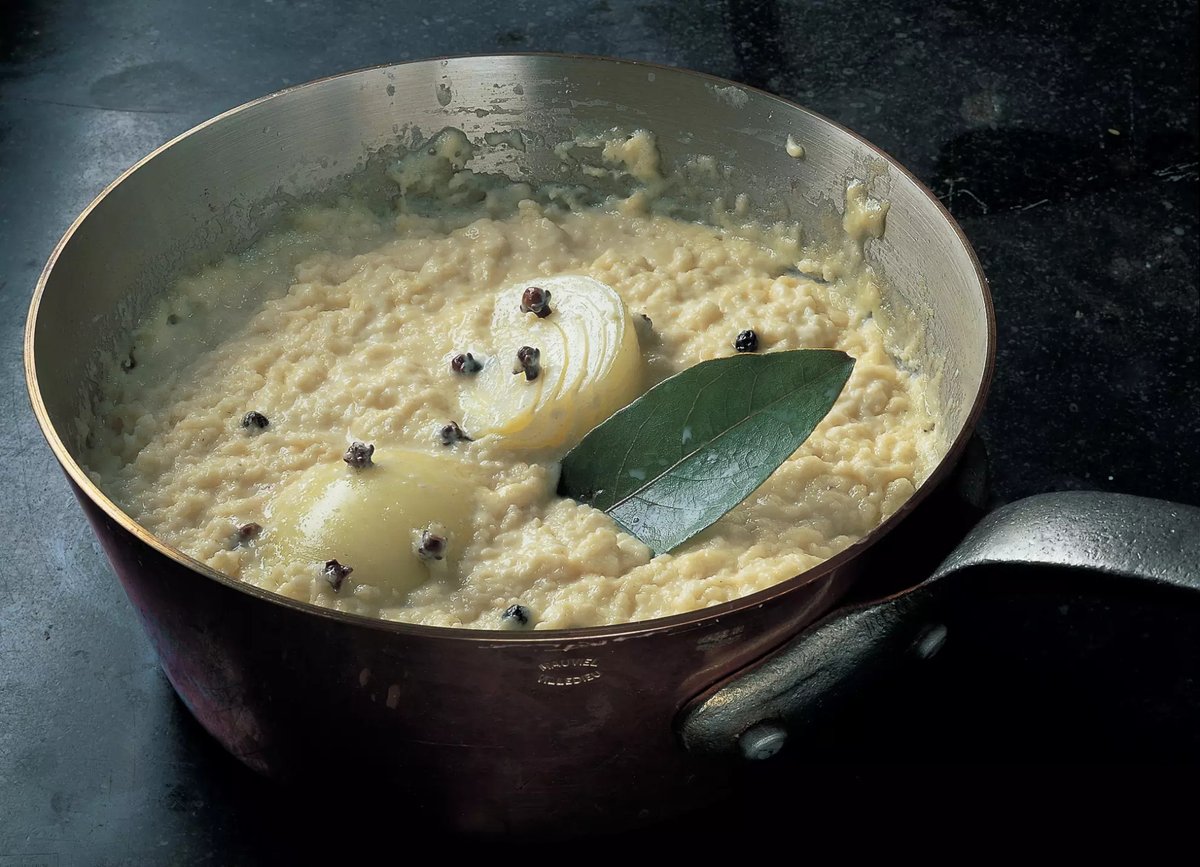 DeliaOnline's tweet image. If you want to know how to make Delia's Traditional Bread Sauce you can find the step-by-step recipe here: deliaonline.com/recipes/intern… for the step-by-step recipe.

#recipes #breadrecipes #breadsauce #howtocook #Christmasrecipes