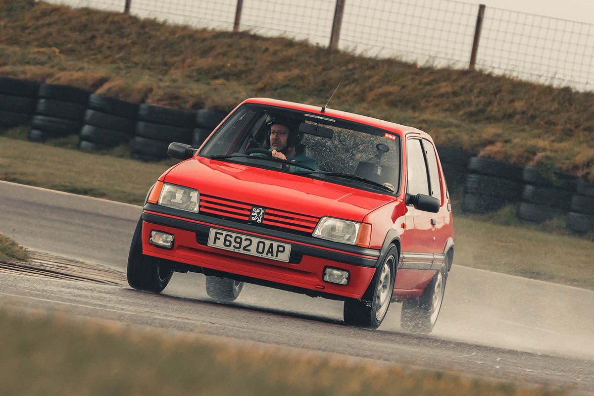 Autocar tweet media