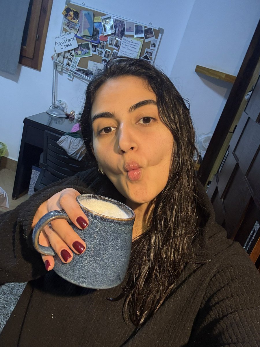 annaanicolas's tweet photo. 2017 anna who didnt drink coffee cuz it made her heart race wouldn’t believe 2024 anna who’s having coffee at 7 pm right before bed https://t.co/dEdxukslip