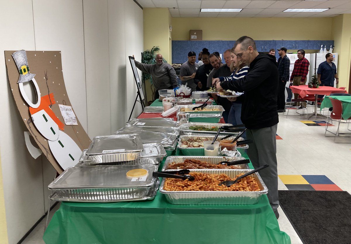 KennedyGroupCLE's tweet photo. Yesterday, we celebrated the holiday season at TKG with a delicious lunch catered by Dino’s Restaurant, which was a hit with everyone. #holiday #holidayseason https://t.co/taffn9mjN8