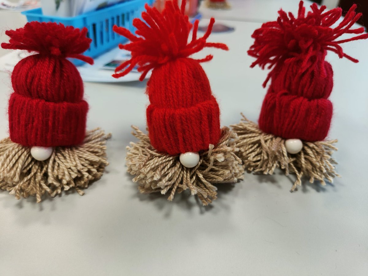 CrestwoodSchool's tweet photo. Well done to The Willow Base pupils for creating some amazing artwork this term. https://t.co/ylPdTgGTmE