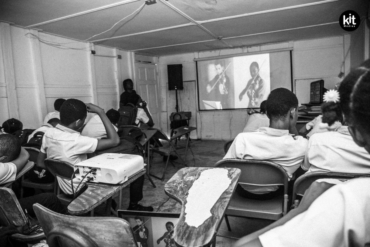 Association KIT tweet media