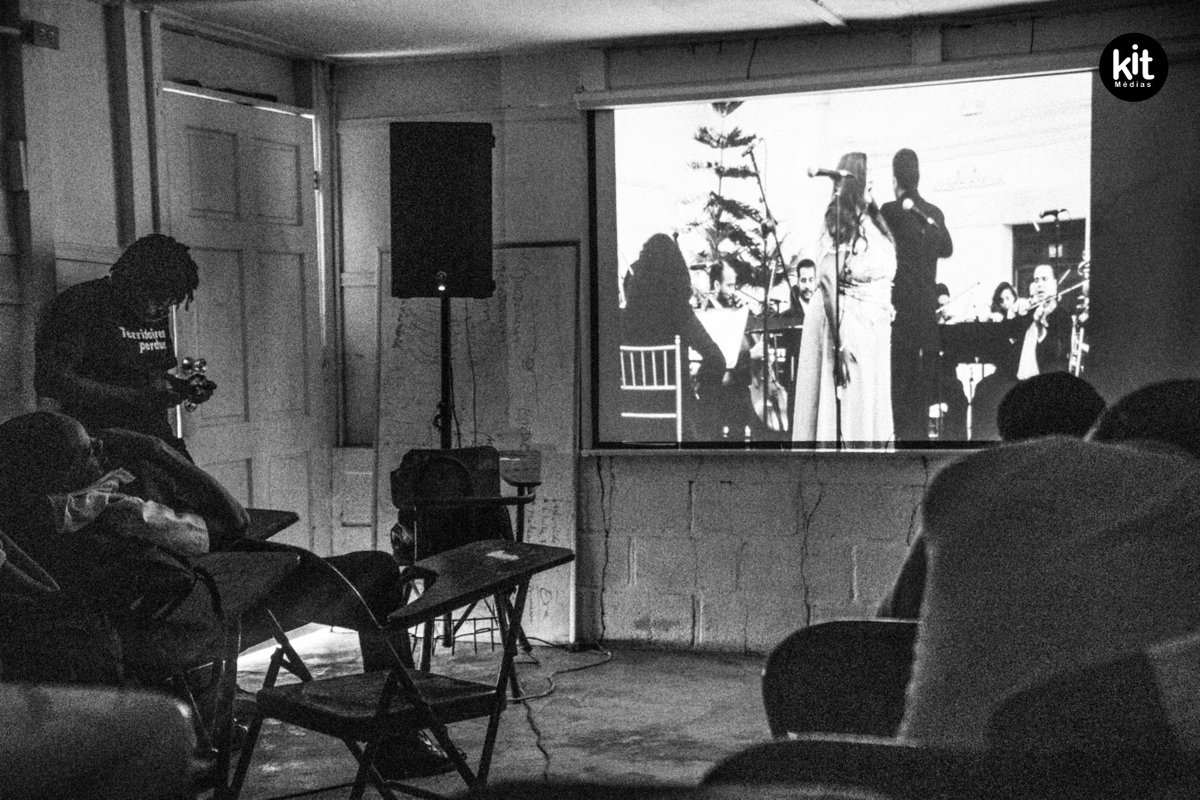 Une nouvelle projection ce mercredi 18 décembre 2024 au Collège Formation  Classique, le film le violoniste de Richard Sénécal, un regard sur la relation entre Haïti et la République dominicaine. 
#RDD2024 #TerritoiresPerdus
<a href="/kitmediashaiti/">KitMédias</a> <a href="/IFHpap/">IF Haiti</a> <a href="/Ayibopost/">AyiboPost</a> <a href="/ajws/">American Jewish World Service (AJWS)</a>