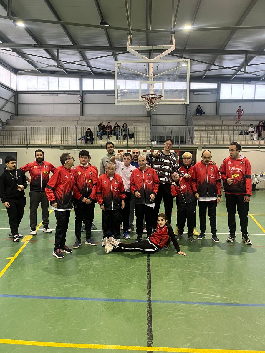 CBVillarrobledo's tweet photo. 🏀CANTERA CBV🏀
𝐄𝐧𝐜𝐮𝐞𝐧𝐭𝐫𝐨 𝐍𝐚𝐯𝐢𝐝𝐚𝐝 𝟐𝟎𝟐𝟒
El equipo Campeones CBV de Deporte Adaptado han sometido literalmente al Combinado Directiva CBV (de los que algunos tras el encuentro no podían ni moverse🥴)
Trabajazo de nuestros chicos👏🙌👏
@SomosGlobalcaja
@VdoDiario https://t.co/lrEu1fUpWp