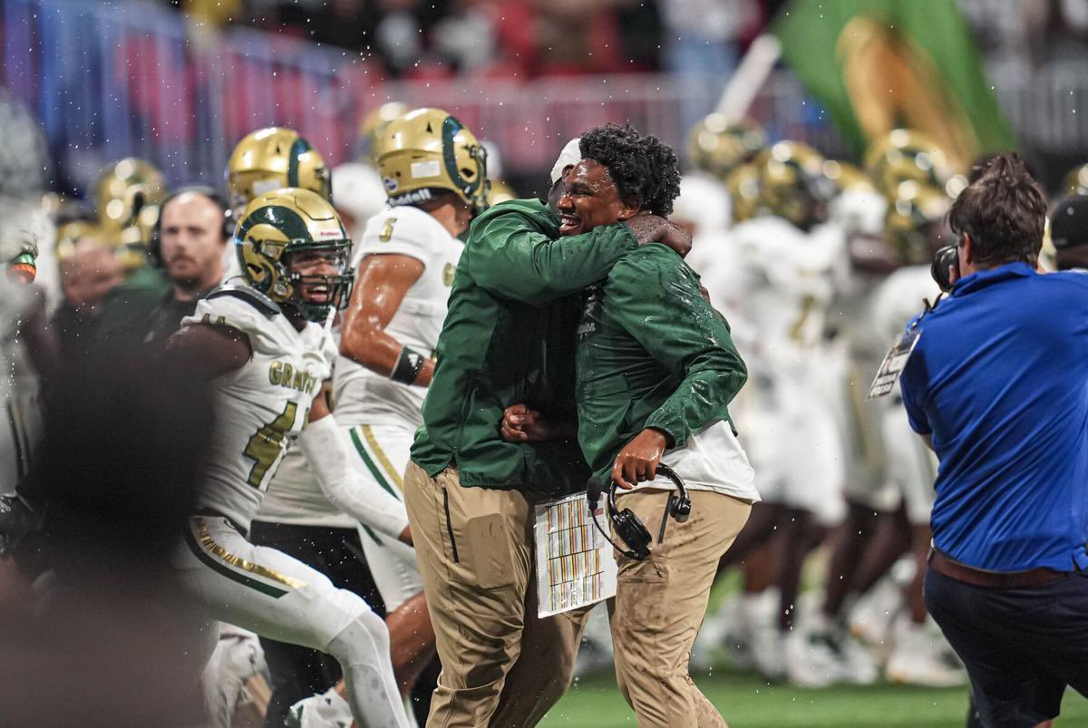 CoachCarswell's tweet image. โItโs all about relationshipsโ
-Phil Jones
To God be The Glory!!!
Blessed to be on this journey with you ๐@CoachSB_4theG @grayson_fb
#4TheG #CHAMPS