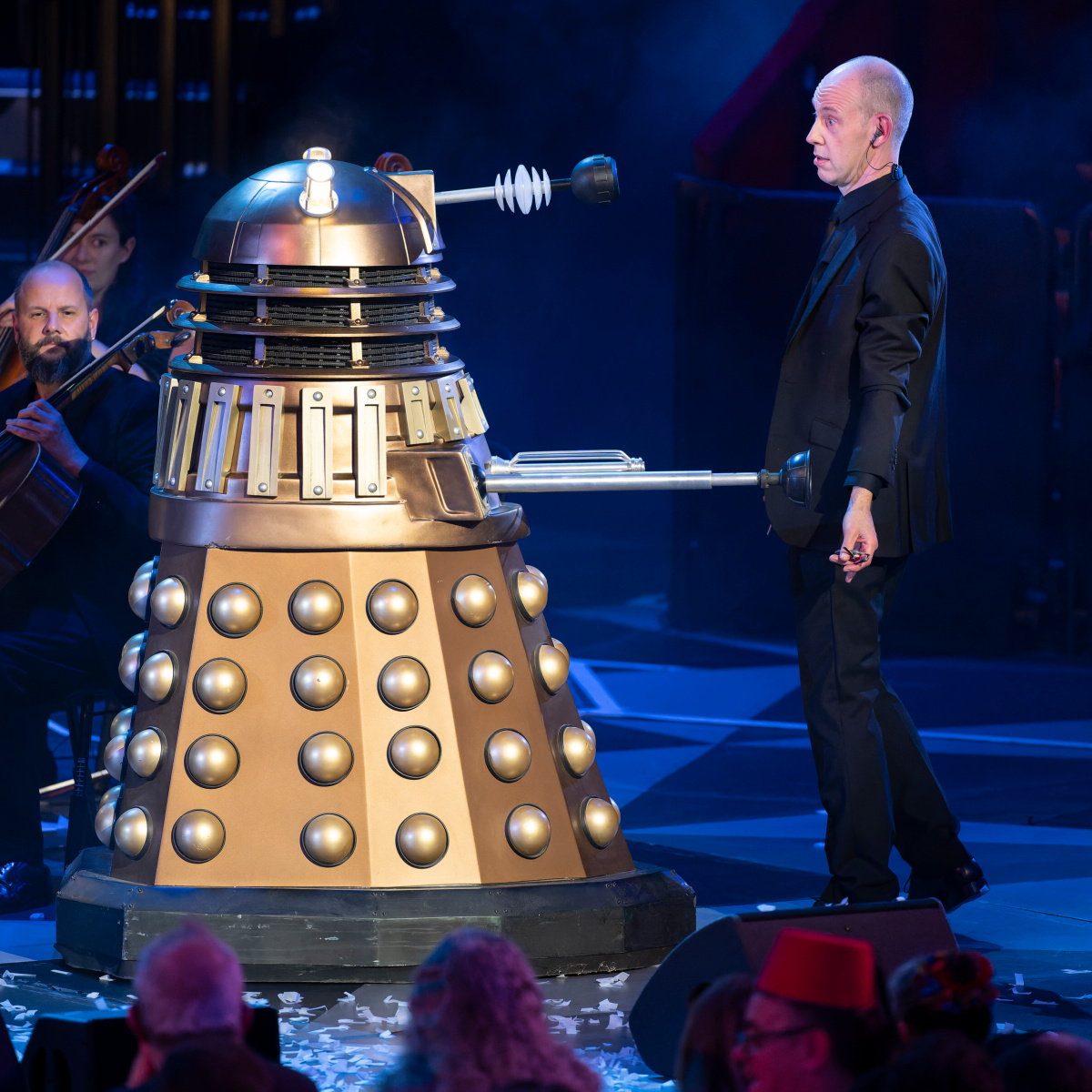 BBC NOW (@bbcnow) on Twitter photo ✨Celebrate #ChristmasDay with #BBCNOW on <a href="/BBCRadioWales/">BBC Radio Wales</a>🎁
Here’s what we’ve got lined up for you:
🎶 Carols for Christmas – 8AM & 5PM
🎺 Christmas Celebrations – 6PM
🎉 BBC Doctor Who Prom – 7PM
Tune in, relax, and have a wonderful #Christmas from all of us at BBC NOW! 🎅📻 ✨Celebrate #ChristmasDay with #BBCNOW on <a href="/BBCRadioWales/">BBC Radio Wales</a>🎁
Here’s what we’ve got lined up for you:
🎶 Carols for Christmas – 8AM & 5PM
🎺 Christmas Celebrations – 6PM
🎉 BBC Doctor Who Prom – 7PM
Tune in, relax, and have a wonderful #Christmas from all of us at BBC NOW! 🎅📻