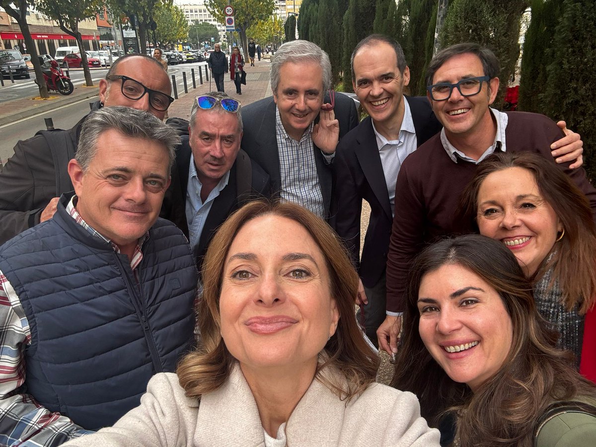 Plumillas y fotógrafos. 
Navidad 2024