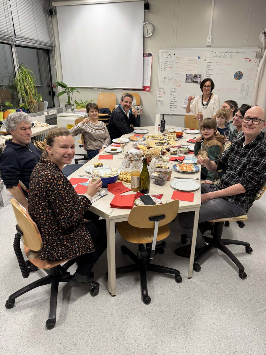 Ralf Reski 🇩🇪🇪🇺 (@reskilab) on Twitter photo The plant science PIs <a href="/BUnifr/">Faculty of Biology - University of Freiburg</a> wish you a Merry Christmas and a happy New Year. The plant science PIs <a href="/BUnifr/">Faculty of Biology - University of Freiburg</a> wish you a Merry Christmas and a happy New Year.