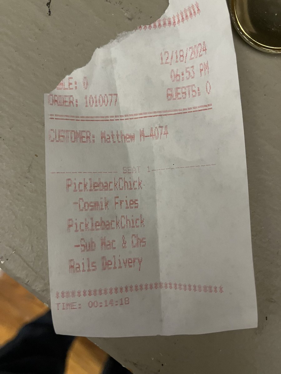 wingit813's tweet photo. @Uber_Support It definitely doesn’t match… like what on earth. 🤔🤨😑 
@UberEats @Uber_Support @Uber #liars #yourejokingright #uber_supportsucks #uberisamess #UberEatssucks https://t.co/6u8O6WRDkA