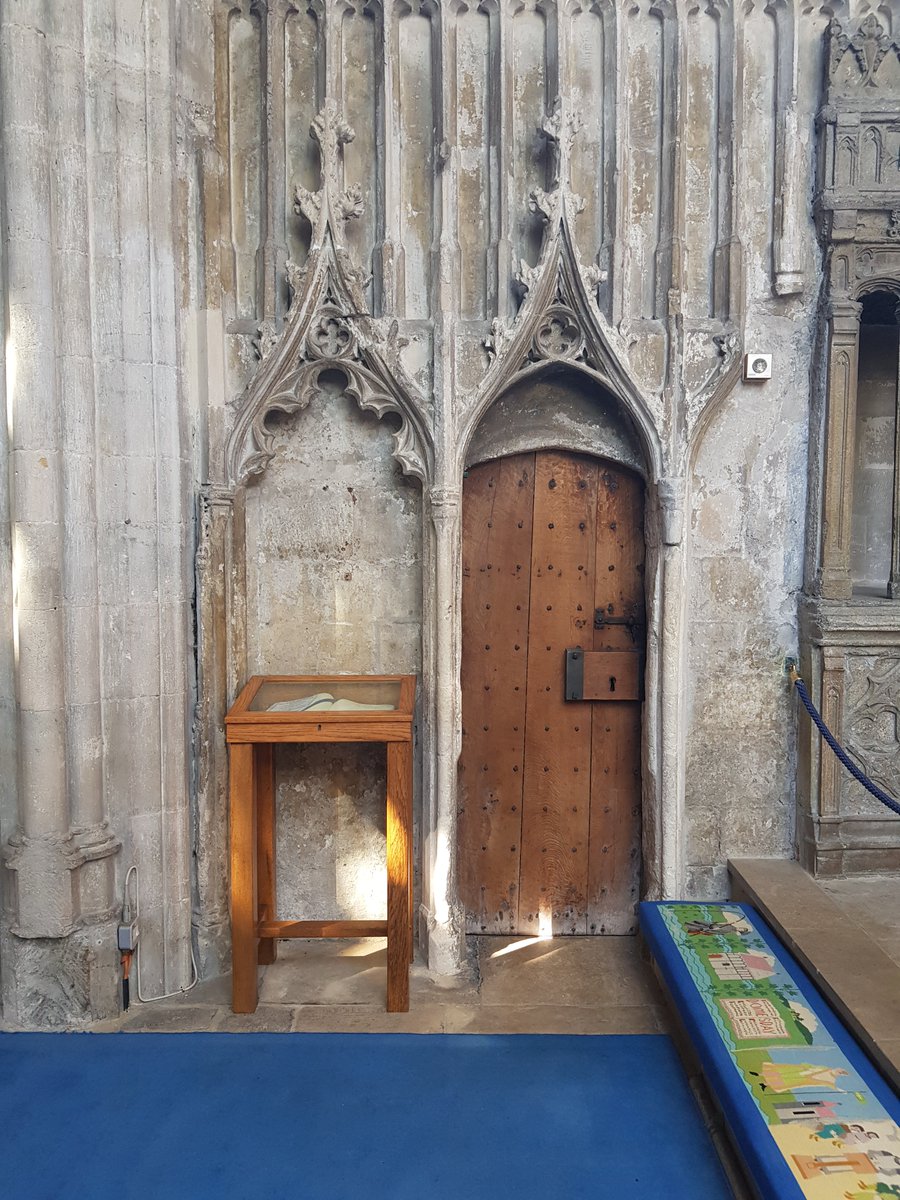 TheHistoryMouse's tweet photo. A last door from #HolyTrinityChristchurch #Dorset by Mouse. #TinyDoor set into an #Ogee with finials and a blind companion adjacent with internal cusping to the head. Both have delicate nook shafts either side #AdoorableThursday https://t.co/seKM81Ufrn