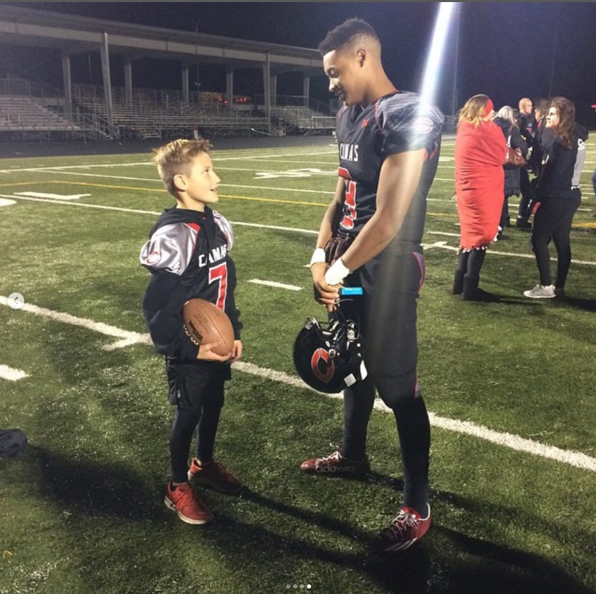 Camas Papermakers Football (@papermakerfb) on Twitter photo Congratulations to <a href="/QBjakedavidson/">Jake Davidson</a> on being named the <a href="/360preps/">Columbian preps</a> 2024 All Region Football Player of the Year.
Jake is now the 6th Papermaker to win this honor.
π΄β«οΈβͺοΈππ
2012β
LB John Norcross
2013β
QB <a href="/ReiGuy4/">Reilly Hennessey</a>
2014β
WR <a href="/coachprice80/">James Price</a>
2016β
QB <a href="/Jackcolletto/">Jack Colletto</a>
2019β
OL Congratulations to <a href="/QBjakedavidson/">Jake Davidson</a> on being named the <a href="/360preps/">Columbian preps</a> 2024 All Region Football Player of the Year.
Jake is now the 6th Papermaker to win this honor.
π΄β«οΈβͺοΈππ
2012β
LB John Norcross
2013β
QB <a href="/ReiGuy4/">Reilly Hennessey</a>
2014β
WR <a href="/coachprice80/">James Price</a>
2016β
QB <a href="/Jackcolletto/">Jack Colletto</a>
2019β
OL