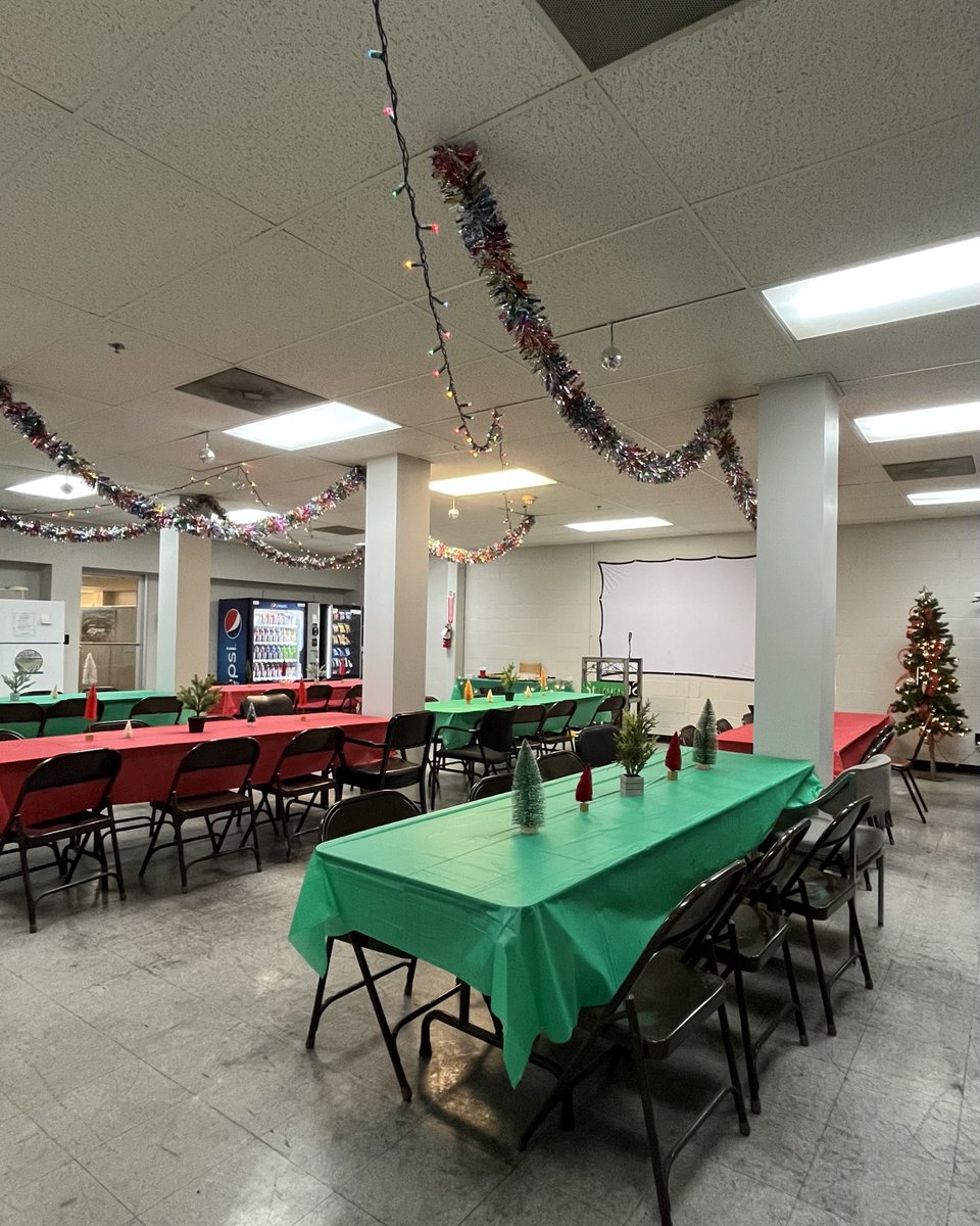 The Stuppy team was able to take the time to slow down and enjoy each other’s company before the holiday season. It’s always a great time when we can gather for a Stuppy classic - pasta! 🍝