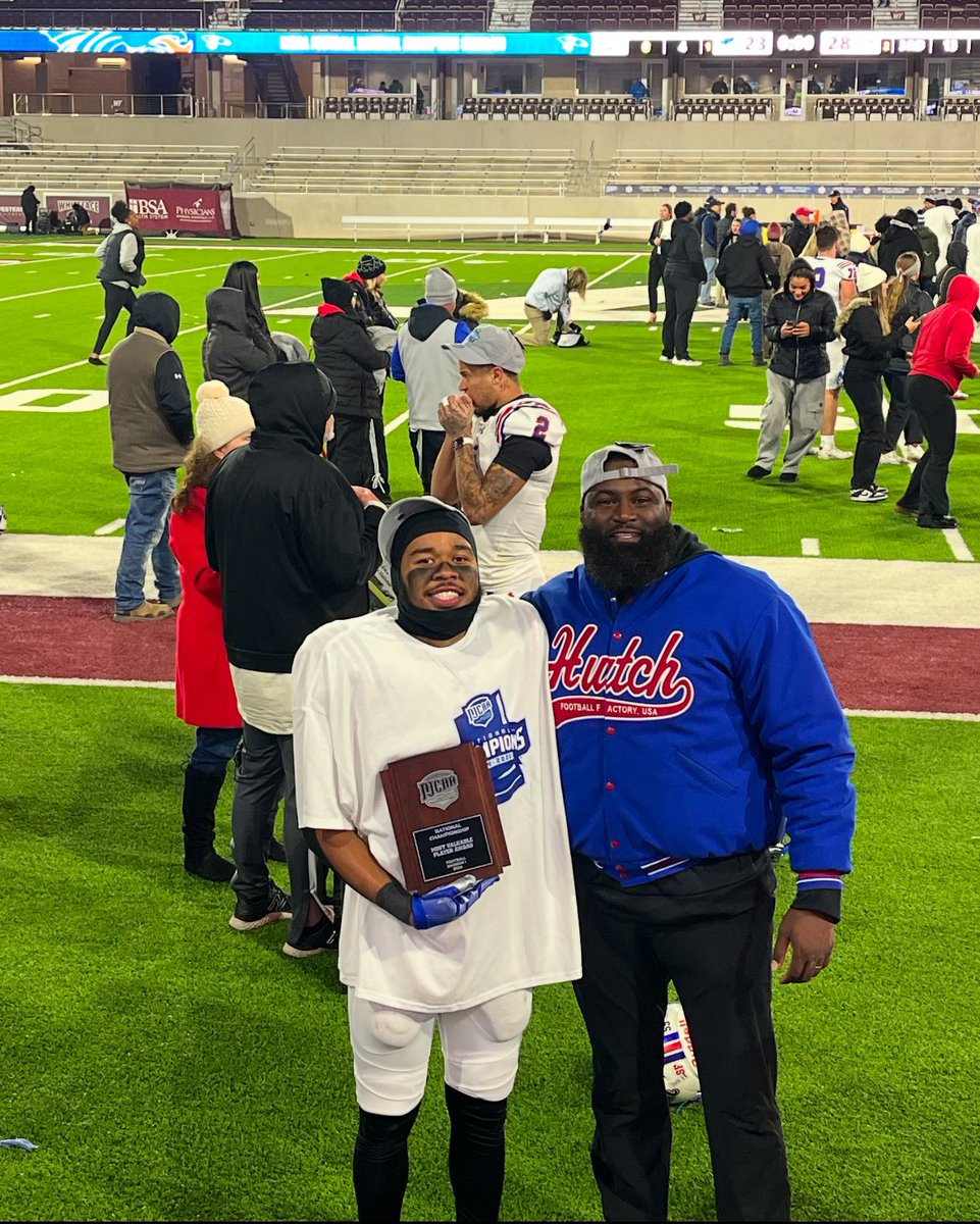 Blessed to be named the NJCAA National Championship MVP… the BIGGEST shoutout to my teammates‼️ <a href="/BlueDragonsFB/">Hutchinson Blue Dragon Football</a> 
<a href="/CoachCross1/">CoachCross</a> <a href="/CoachDrewDallas/">Drew Dallas</a> <a href="/CoachMartin8/">Matt Martin</a>