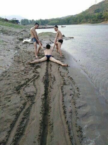insane poses (@insaneposes) on Twitter photo 