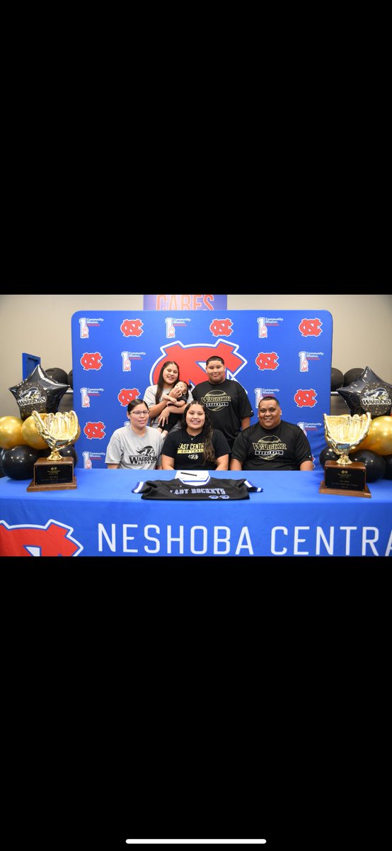 Signing Day✅ #gowarriors #sharpenthespear 💛🖤