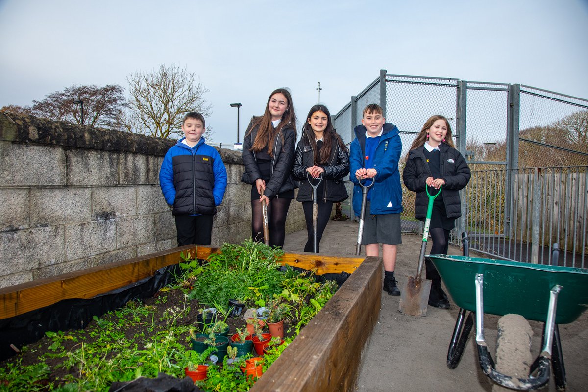 🌱✨ The young entrepreneurs at Deanburn Primary School in Bo’ness are growing more than just veggies with their Grow and Give social enterprise! 🥕🍅

edinburghmagazine.com/growing-succes…