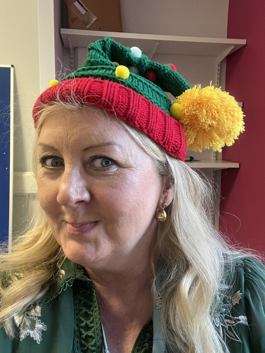 The annual Christmas draw organised by Matt Poole and his team was held today. They are so organised. A fantastic <a href="/NCHC_NHS/">NCH&C</a> tradition. Look what I won!! Someone  took the time to knit this, look at all the teeny pompoms. I love it!!🎄🎄🎄