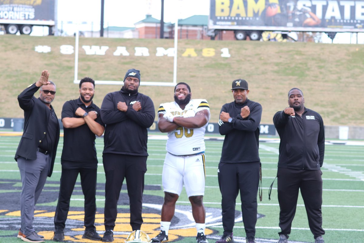 Detrick L. Jones🦍 tweet media