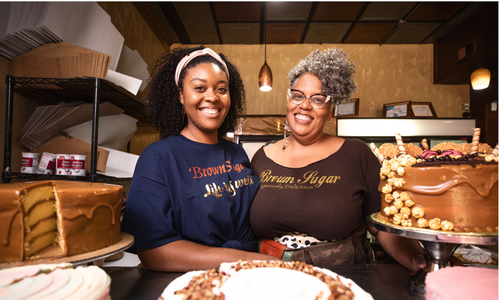 LISC_HQ's tweet photo. Need gift-giving inspiration? Proceeds of our #ImpactNotes finance entrepreneurs rooted in our communities like those featured in our #SmallBiz Shopping Guide: https://t.co/fgwNeXCdw9 #smallbusiness #giftguide #shopsmall https://t.co/GwXtgdtlTS