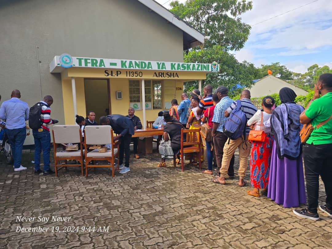 tfra_official's tweet photo. WAKULIMA KANDA YA KASKAZINI KUNUFAIKA NA UGAVI WA MASHINE ZA POS KWA WAUZAJI WA PEMBEJEO ZA RUZUKU
Ikiwa ni utekelezaji wa maelekezo ya Waziri wa Kilimo, Mheshimiwa Hussein Bashe, Mamlaka ya Udhibiti wa Mbolea nchini imeanza kugawa mashine za POS kwa wasambazaji wa pembejeo. https://t.co/jyX5CXb3o3