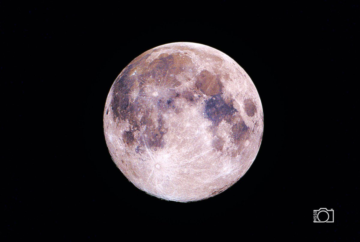 Mariodoc78's tweet photo. #luna 
Luna fría. Diciembre 2024, Cuernavaca Morelos México. https://t.co/WI0iVIG5Tm