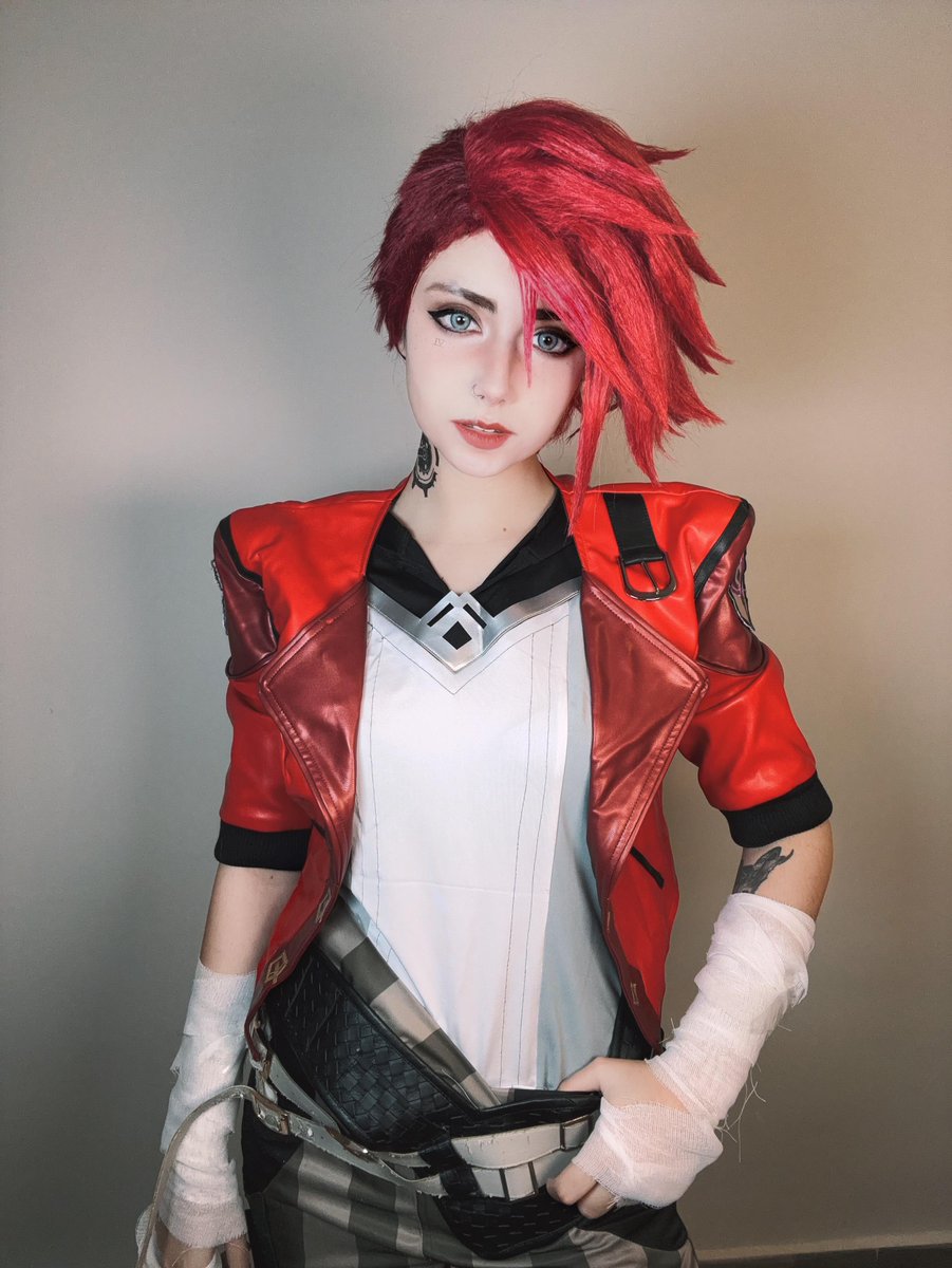 aloeveraiskawai's tweet photo. Today is Vi’s birthday! 🎉✨ Let’s celebrate the fiercest enforcer's day!!
.
.
#ViBirthday #vi #Arcane https://t.co/T1WqL2C7Zg