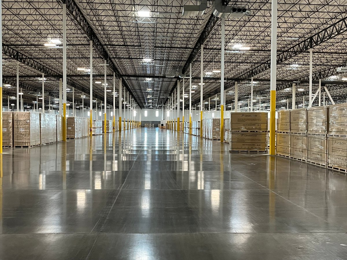 GlendaleChamber's tweet image. With over 2.3 million square feet of storage and fulfillment space in Phoenix, including temperature-controlled options, @LogisticsPlus is ready to handle all of your logistics needs! ✅

#bettertogether #ChamberStrong