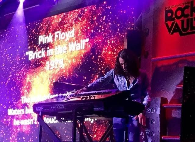 Michaeltross's tweet photo. Raiding The Rock Vault- Hard Rock Cafe Las Vegas Dec 21, 24, 26, 28. https://t.co/QV02BPoc30