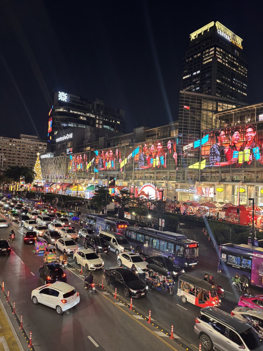 曼谷有人在maaaaa?
DMMMMM ME LAAAAA