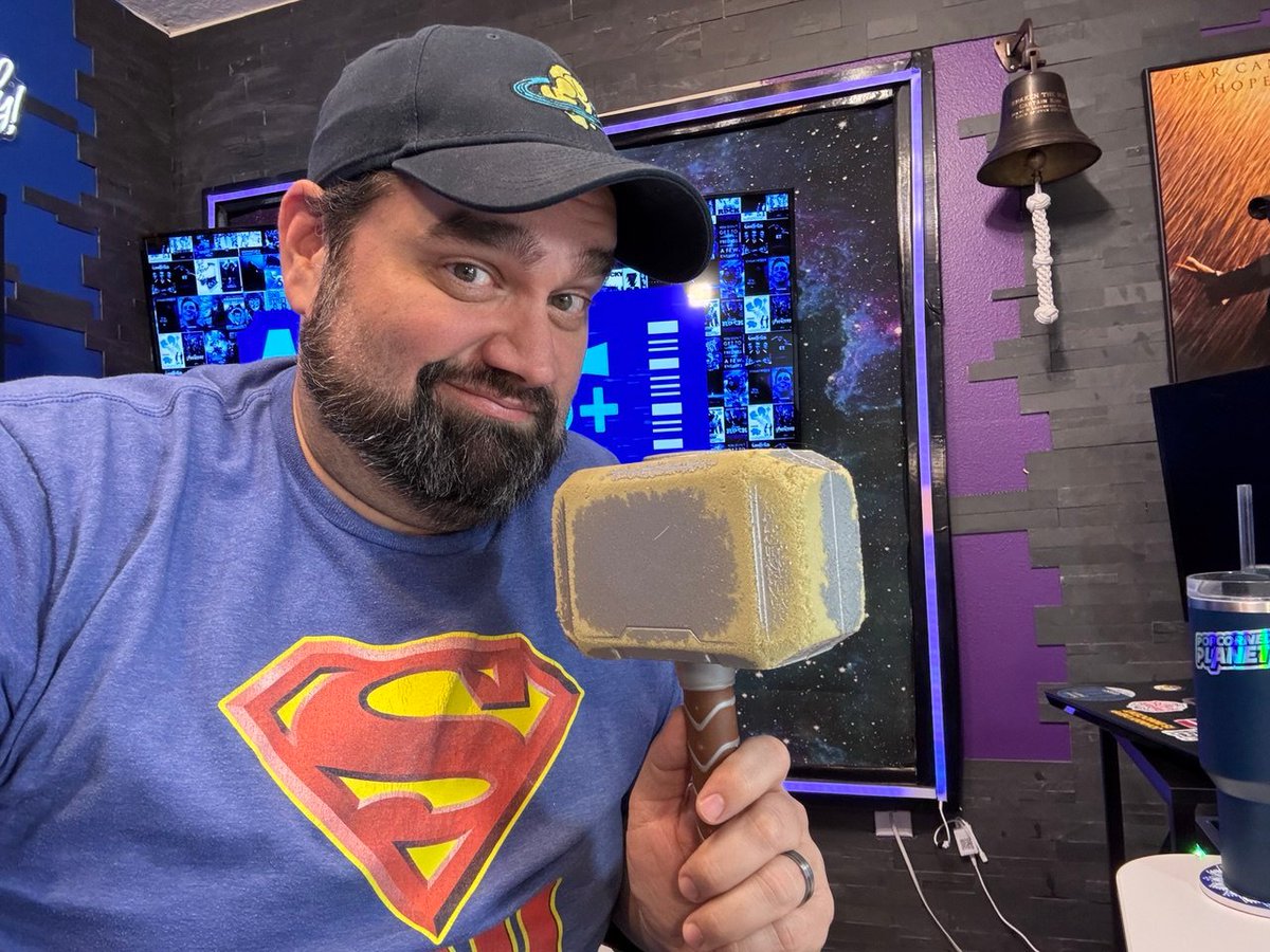 andysignore's tweet photo. That #Superman Trailer made me miss #MovieFights more than ever... But then I thought: why can't I?! F*** It... Let's do a LIVE Superman Movie Fight! Join Me For #NerdWars LIVE at 1PM EST Movie World Plus w/ myself, Sean Chandler @kirkneverdied & Luis @NukeTheFridge (Link Below) https://t.co/CjMWsTKpMy