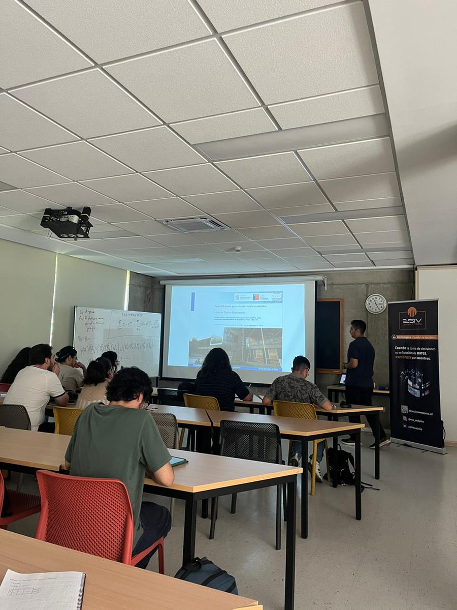 ESIV_analytics's tweet photo. ✨ Probabilidades para el aula 📊🧑‍🏫

Hoy realizamos, junto al @Nucleo_MOVI , una capacitación diseñada para fortalecer la enseñanza de probabilidades. 

¡Gracias a los  cerca de 20 participantes por su entusiasmo! 🗣️💡

#Capacitación #Probabilidades #Estadística #Educación https://t.co/FLX88Jbc9d