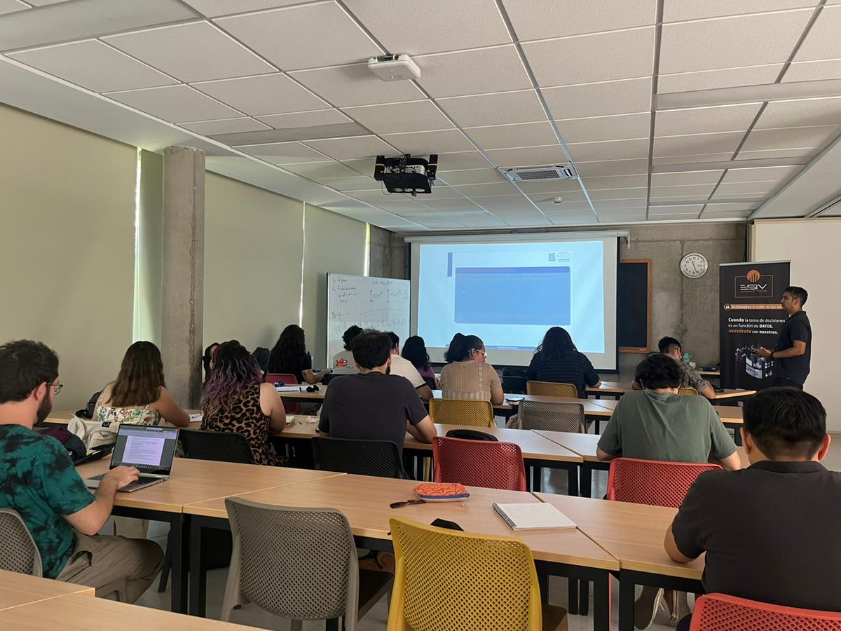 ESIV_analytics's tweet photo. ✨ Probabilidades para el aula 📊🧑‍🏫

Hoy realizamos, junto al @Nucleo_MOVI , una capacitación diseñada para fortalecer la enseñanza de probabilidades. 

¡Gracias a los  cerca de 20 participantes por su entusiasmo! 🗣️💡

#Capacitación #Probabilidades #Estadística #Educación https://t.co/FLX88Jbc9d