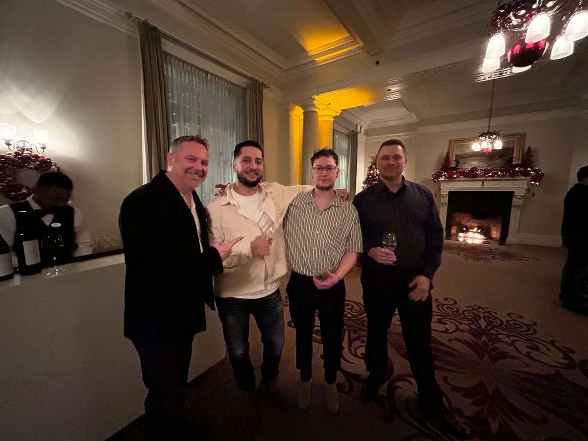 TaliusScreens's tweet photo. 🎆🎉Such a pleasure sharing our Year-End party with quality company, special thanks to all the dealers that came out to our Vancouver party! 🍾🥂 Cheers to a new year full of opportunity! 🤝🤗
#Talius #Chrismas #ChristmasParty #DealerAppreciation #BuildingSuccessTogether https://t.co/y3eKz5bHww