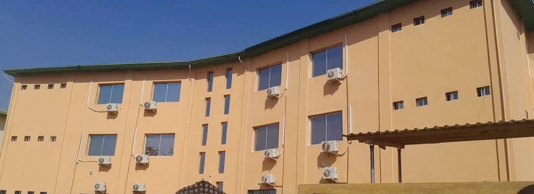 ABOUHUD's tweet photo. RÉFONDATION INFRASTRUCTURELLE
L'hôtel des Finances de Boké a été inauguré le lundi 16 décembre 2024 par le ministre de l’économie et des finances
#Guinee 🇬🇳
#Coankry
#Boke https://t.co/1xQwRaEcMk
