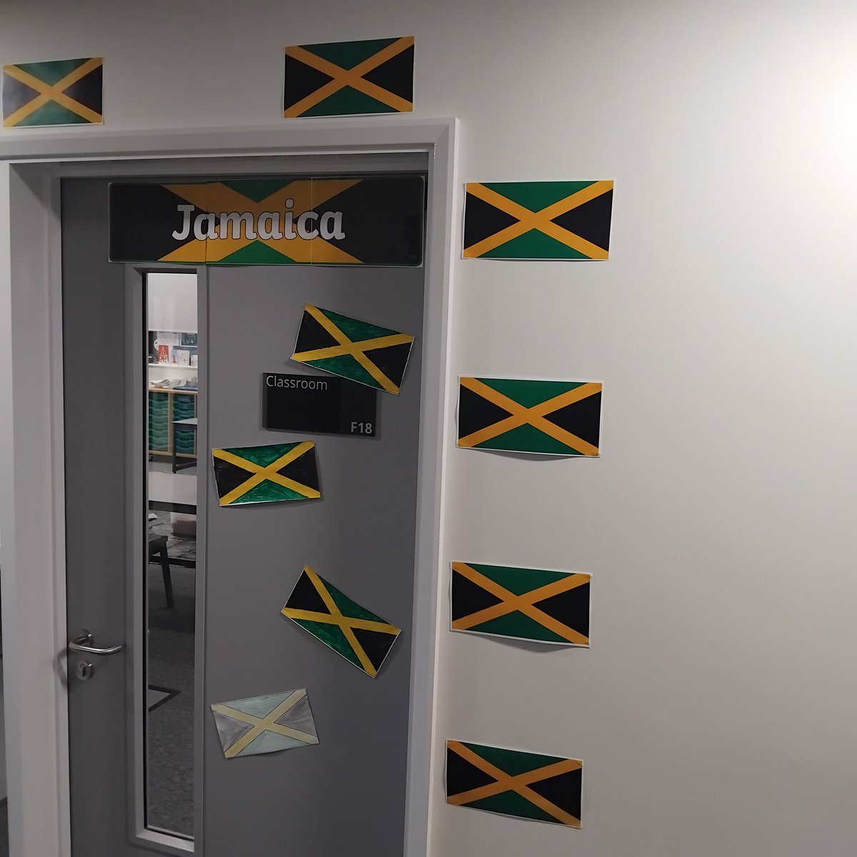 BowmanAcaCIT's tweet photo. 🇯🇲Around the World at Bowman Academy🇩🇪
Today, students participated in their very 1st international day 🌍. 
Students rotated around to each classroom where they learnt all about the country, Christmas traditions and took part in activities!🎄⭐️
#internationalday #learning #semh https://t.co/u8WaPa77kz