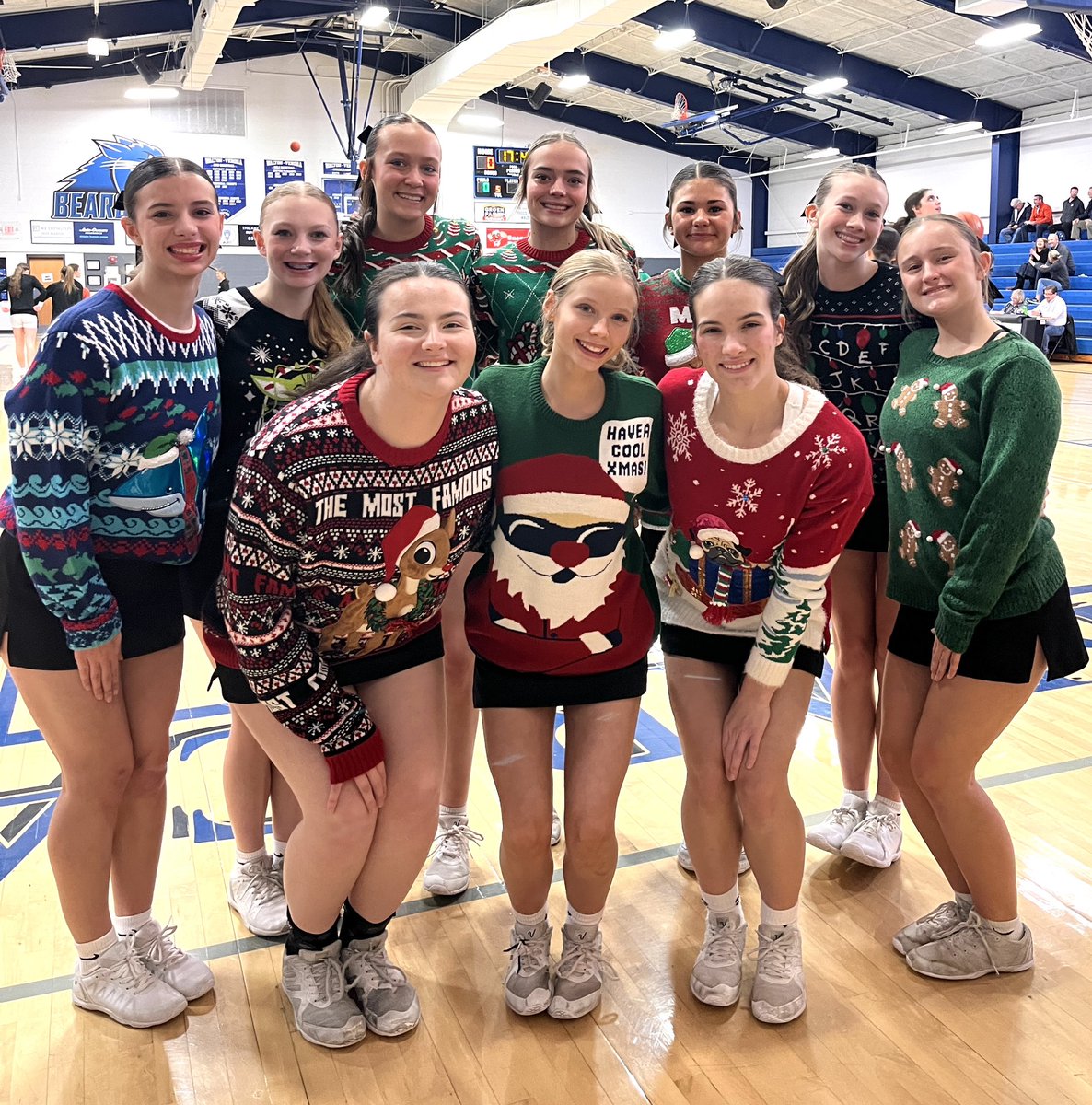 We had so much fun spreading some Christmas cheer at last night’s girls varsity WIN 🏀🎄