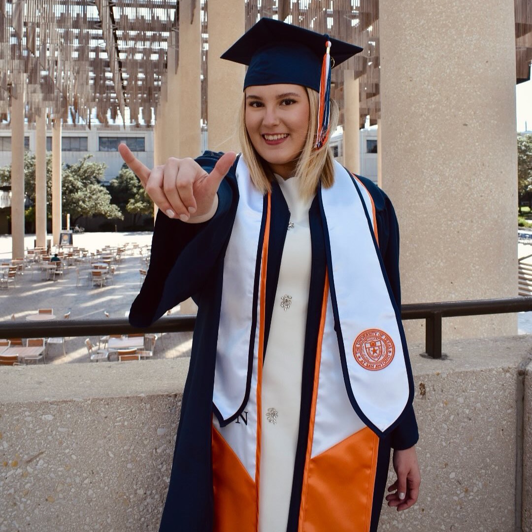 UTSA's tweet image. ✅ Admitted to UTSA
👶 Became a mom
🧡 Earned a B.A. in Psychology
💙 Minored in Sociology
🤙 Now an alum!

📸: @KarlaTrevinoW &amp;amp; little Juan Carlos

#UTSA #UTSAGrad24 #NowAndForever @UTSAAlumni @HCAPUTSA