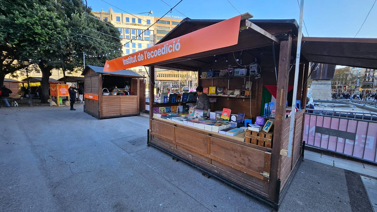 📚 A partir d'avui i fins al 29 de desembre, trobareu alguns dels nostres llibres a la parada d'<a href="/ecoedicio_cat/">EcoEdició</a>  a Plaça Catalunya (Barcelona), molt ben acompanyats per altres llibres #ecoeditats. Us hi esperem!

🌳10a Fira de Consum Responsable i d'Economia Social i Solidària.