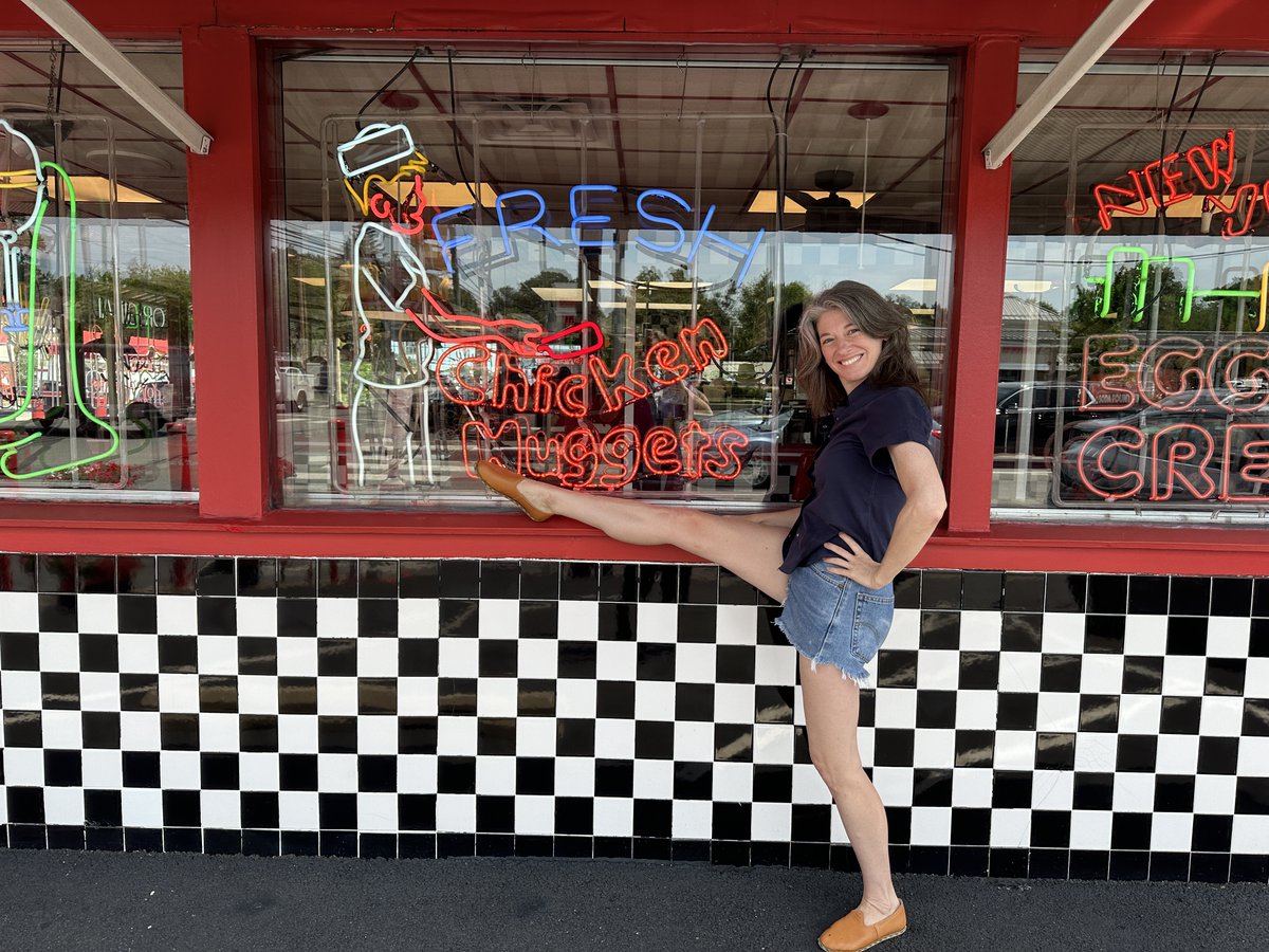 Fresh Chicken Nuggets.  My Delco people know what's up.  <a href="/NiftyFiftys50/">Nifty Fifty's</a>