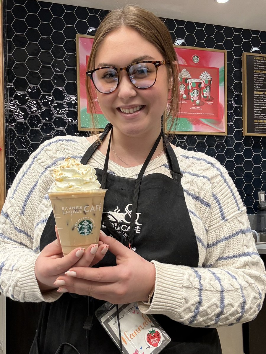 bnflowoodms's tweet photo. Have you tried our Winter Seasonal drinks?
*
Hannah’s favorite is the Sugar Cookie Latte, try it iced or hot!
*
*
#sugarcookielatte #icedlatte #seasonalcoffee #barnesandnoblecafe #barnesandnobleflowood https://t.co/4zZzTYfgla